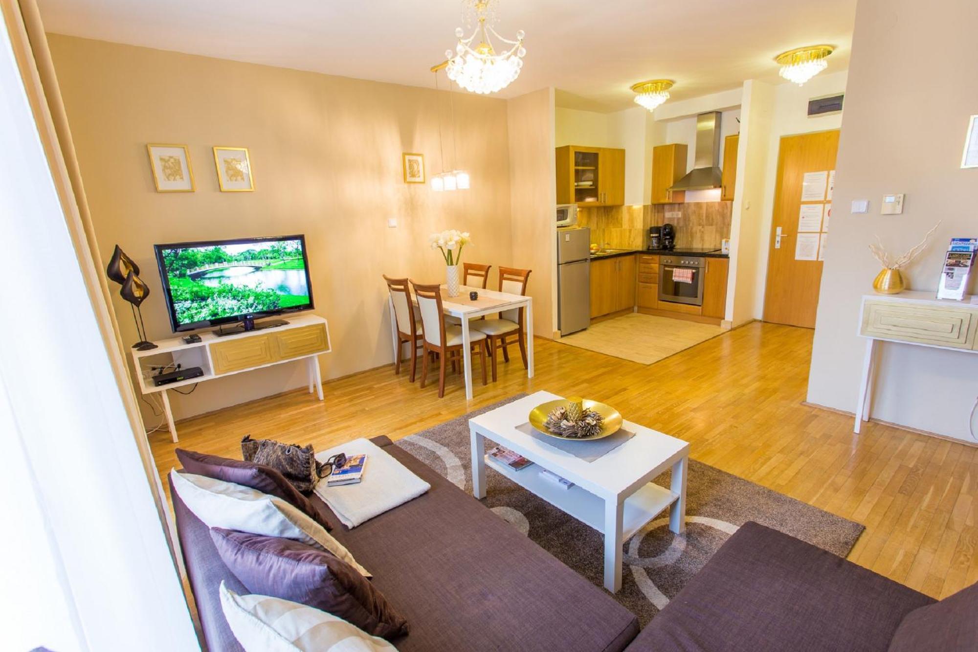 Colours Apartments Superior With Free Parking Budapest Ngoại thất bức ảnh
